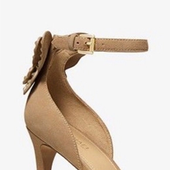 ❣️MK Sandal❣️ - Picture 3 of 4